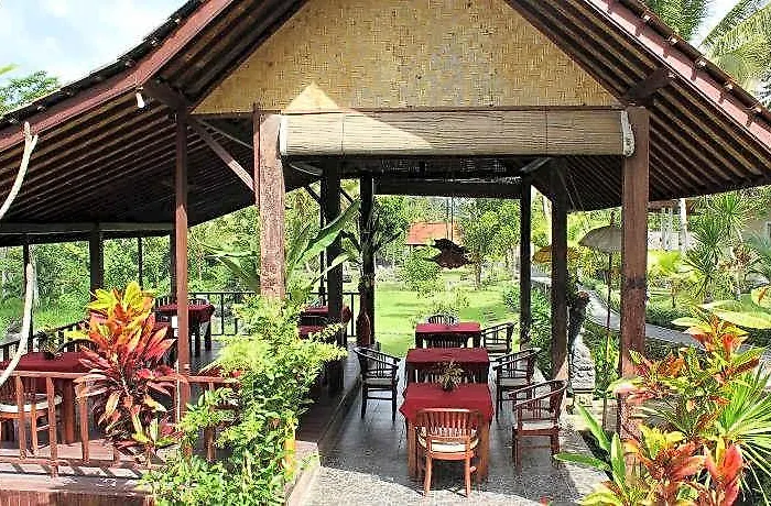 Tepi Sungai ホテル