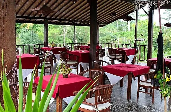 ホテル Tepi Sungai 2*
