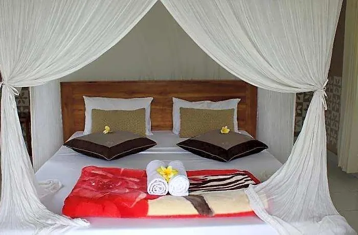 Tepi Sungai ホテル 2*
